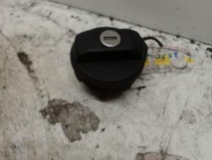 Begagnade Tanklock Volkswagen Caddy III (2KA,2KH,2CA,2CH) 2.0 SDI Pris € 10,50 Marginaltabell erbjuds av Binckhorst BV