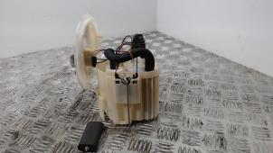 Begagnade Elektrisk bränslepump Opel Astra H (L48) 1.8 16V Pris € 36,75 Marginaltabell erbjuds av Binckhorst BV