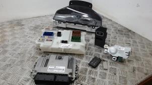 Begagnade Tändningslås + dator Volvo XC60 I (DZ) 2.0 T5 16V Pris € 210,00 Marginaltabell erbjuds av Binckhorst BV