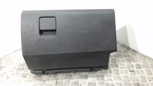 Begagnade Handskfack Opel Zafira (M75) 2.2 16V Direct Ecotec Pris € 31,50 Marginaltabell erbjuds av Binckhorst BV