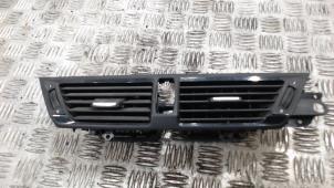 Gebruikte Luchtrooster Dashboard BMW X1 (E84) sDrive 20i 2.0 16V Twin Power Turbo Prijs € 21,00 Margeregeling aangeboden door Binckhorst BV