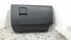 Begagnade Handskfack Opel Zafira (M75) 1.8 16V Ecotec Pris € 31,50 Marginaltabell erbjuds av Binckhorst BV