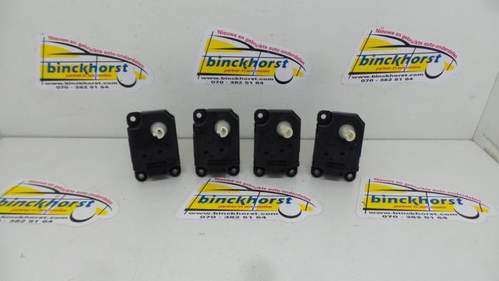 Värmarventil, motor från en Mitsubishi Outlander (GF/GG) 2.2 DI-D 16V Clear Tec 4x2 2013