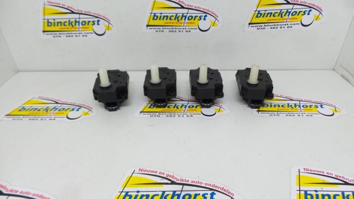 Värmarventil, motor från en Mitsubishi Outlander (GF/GG) 2.2 DI-D 16V Clear Tec 4x2 2013