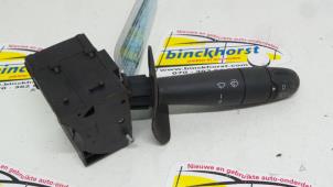 Gebruikte Ruitenwis Schakelaar Renault Kangoo (KC) 1.4 Prijs € 15,75 Margeregeling aangeboden door Binckhorst BV