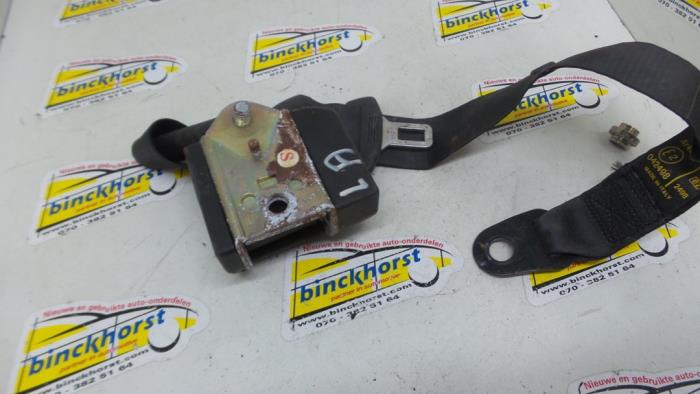 Veiligheidsgordel links-achter van een Alfa Romeo 164 1994