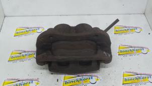 Begagnade Främre bromsok, höger Ford Transit 2.4 TDdi 16V Pris € 42,00 Marginaltabell erbjuds av Binckhorst BV