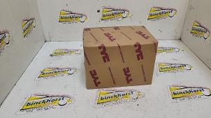 Nieuwe Pinker links Peugeot 405 Prijs € 9,53 Inclusief btw aangeboden door Binckhorst BV