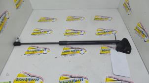 Gebruikte Kofferdekseldemper rechts-achter Kia Soul II (PS) EV Prijs € 26,25 Margeregeling aangeboden door Binckhorst BV