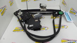 Begagnade Fönstermekanism för bakre dörr, 4-dörrars, höger Volkswagen Sharan (7M8/M9/M6) 1.9 TDI 115 Pris € 52,50 Marginaltabell erbjuds av Binckhorst BV