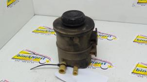 Begagnade Styrservotank Renault Espace (JK) 3.0 dCi V6 24V Grand Espace Pris € 21,00 Marginaltabell erbjuds av Binckhorst BV