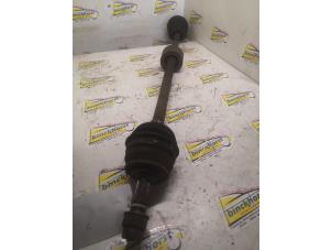 Używane Os napedowa prawy przód Fiat Bravo (182A) 1.6 SX 16V Cena € 42,00 Procedura marży oferowane przez Binckhorst BV