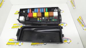 Używane Skrzynka bezpieczników Opel Vectra C Caravan 1.9 CDTI 16V Cena € 52,50 Procedura marży oferowane przez Binckhorst BV