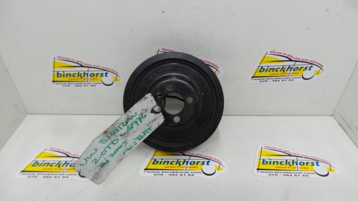 Remskiva, vevaxel från en Volkswagen Sharan (7M8/M9/M6) 2.0 TDI 2005