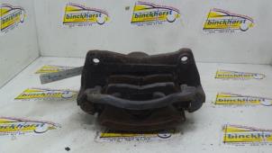 Begagnade Främre bromsok, höger Toyota Corolla (E11) 1.6 16V Pris € 42,00 Marginaltabell erbjuds av Binckhorst BV