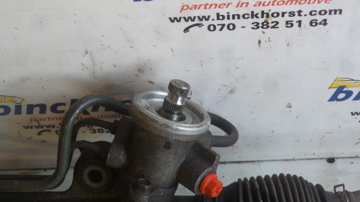 Stuurhuis Bekrachtigd van een Mazda MPV (LW19/69) 2.0 CiTD 16V 2004