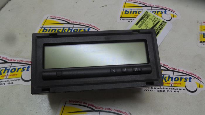 Innerdisplay från en Mitsubishi Carisma 1.6i 16V 2000