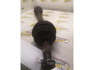 Używane Os napedowa prawy przód Peugeot 307 (3A/C/D) 2.0 16V Cena € 26,25 Procedura marży oferowane przez Binckhorst BV