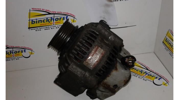 Dynamo van een Honda Accord (CC75/76) 2.0i 16V 1996