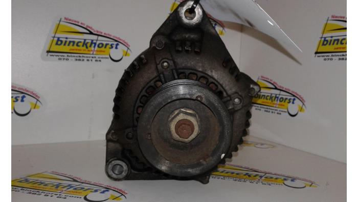 Dynamo van een Honda Accord (CC75/76) 2.0i 16V 1996