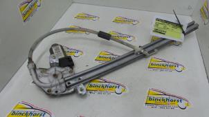 Begagnade Fönstermekanism för bakre dörr, 4-dörrars, höger Renault Laguna II (BG) 1.8 16V Pris € 42,00 Marginaltabell erbjuds av Binckhorst BV