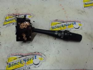 Gebruikte Ruitenwis Schakelaar Nissan Almera (N16) 1.5 16V Prijs € 31,50 Margeregeling aangeboden door Binckhorst BV