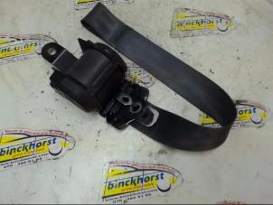 Używane Pas bezpieczenstwa lewy przód Daihatsu Charade (G100/101/102/112) 1.0 TS,CS Special Cena € 36,75 Procedura marży oferowane przez Binckhorst BV