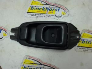 Gebruikte Portiergreep 2Deurs links Suzuki Alto (SH410) 1.0 GA,GL Prijs € 9,98 Margeregeling aangeboden door Binckhorst BV