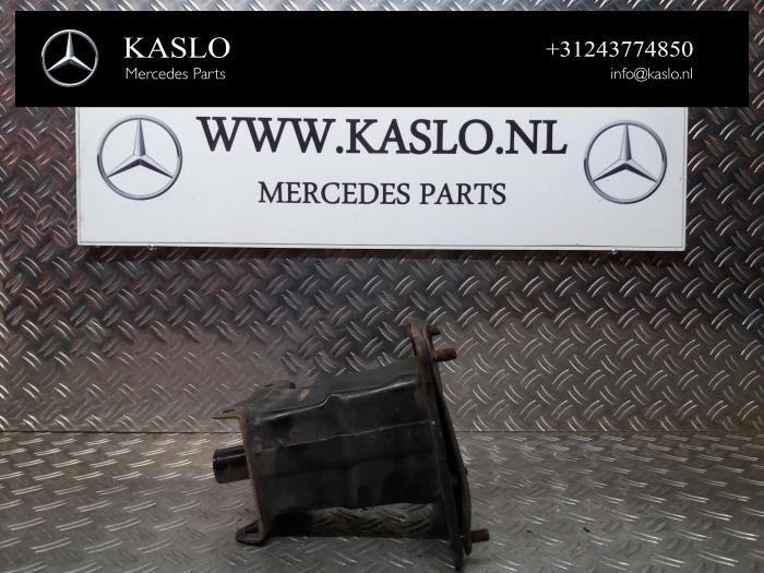 Stötfångarfäste, höger bak från en Mercedes-Benz ML II (164/4JG) 3.0 ML-280 CDI 4-Matic V6 24V 2008