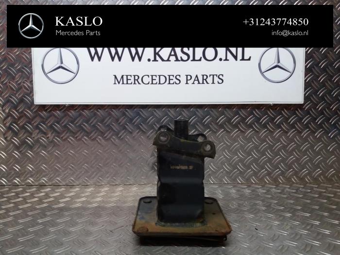 Stötfångarfäste, höger bak från en Mercedes-Benz ML II (164/4JG) 3.0 ML-280 CDI 4-Matic V6 24V 2008