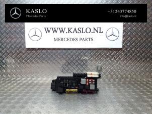 Gebruikte Zekeringkast Mercedes E Estate (S212) E-220 CDI 16V BlueEfficiency Prijs € 150,00 Margeregeling aangeboden door kaslo auto parts
