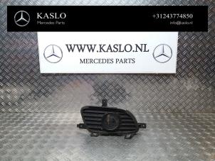 Begagnade Täcklock, dimljus, höger Mercedes A (W169) 1.7 A-170 Pris på förfrågan erbjuds av kaslo auto parts