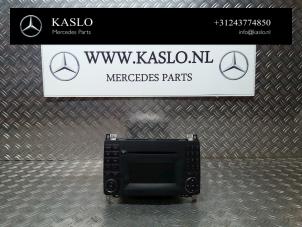 Begagnade Radiokontrollpanel Mercedes A (W169) 2.0 A-180 CDI 16V Pris € 100,00 Marginaltabell erbjuds av kaslo auto parts