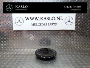 Gebruikte Krukas Poelie Mercedes ML I (163) 2.7 270 CDI 20V Kat. Prijs € 50,00 Margeregeling aangeboden door kaslo auto parts