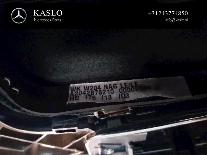 Växelspaksskydd från en Mercedes-Benz C (W204) 2.2 C-220 CDI 16V BlueEFFICIENCY 2013