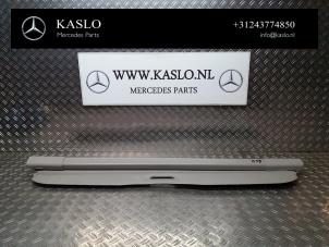 Begagnade Skydd, bagageutrymme Mercedes A (W169) 1.7 A-170 5-Drs. Pris € 100,00 Marginaltabell erbjuds av kaslo auto parts