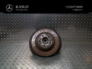 Gebruikte Asschenkel links-achter Mercedes SL (R230) 5.0 SL-500 V8 24V Prijs op aanvraag aangeboden door kaslo auto parts