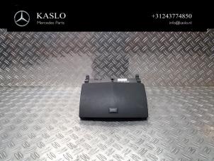 Gebruikte Display Interieur Mercedes C (W204) 2.2 C-220 CDI 16V Prijs € 100,00 Margeregeling aangeboden door kaslo auto parts