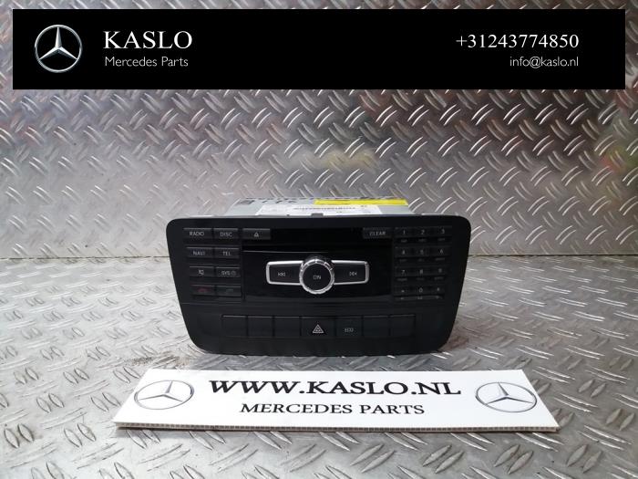 Navigeringssystem från en Mercedes-Benz A (W176) 1.5 A-180 CDI, A-180d 16V 2014