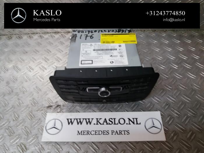 Navigeringssystem från en Mercedes-Benz A (W176) 1.5 A-180 CDI, A-180d 16V 2014
