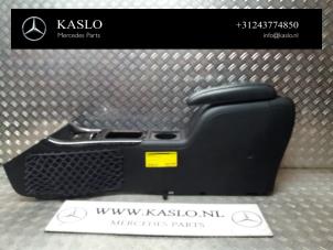 Begagnade Mittkonsol Mercedes B (W245) 2.0 B-200 16V Turbo Pris € 75,00 Marginaltabell erbjuds av kaslo auto parts