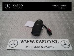 Gebruikte Bluetooth module Mercedes CLS (C219) 320 CDI 24V Prijs € 50,00 Margeregeling aangeboden door kaslo auto parts