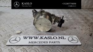 Begagnade Vakuumpump (diesel) Mercedes C (W205) C-200 1.6 CDI BlueTEC, C-200 d 16V Pris på förfrågan erbjuds av kaslo auto parts