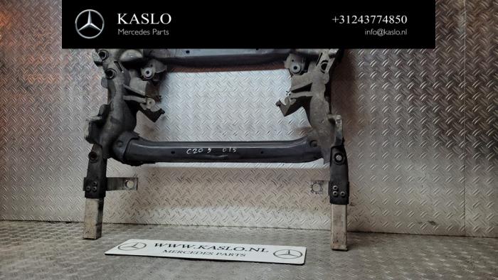 Underram från en Mercedes-Benz C (W205) C-220 2.2 CDI BlueTEC, C-220 d 16V 2015