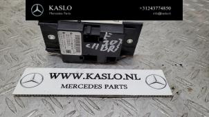 Begagnade Sätesvärmemodul Mercedes E (R207) E-220 CDI 16V BlueEfficiency Pris € 75,00 Marginaltabell erbjuds av kaslo auto parts