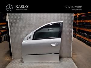 Gebruikte Portier 4Deurs links-voor Mercedes ML II (164/4JG) 3.0 ML-350 CDI BlueTec 4-Matic V6 24V Prijs € 200,00 Margeregeling aangeboden door kaslo auto parts