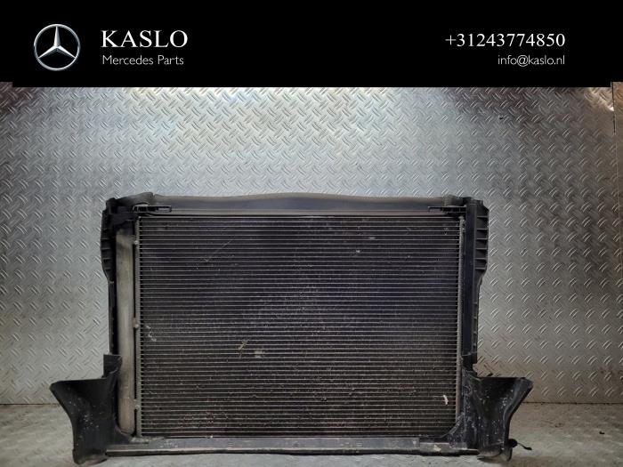 Kylarsats från en Mercedes-Benz C (W205) C-200 2.0 CGI 16V 2015