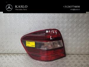 Begagnade Baklykta, vänster Mercedes ML II (164/4JG) 3.0 ML-320 CDI 4-Matic V6 24V Pris € 75,00 Marginaltabell erbjuds av kaslo auto parts
