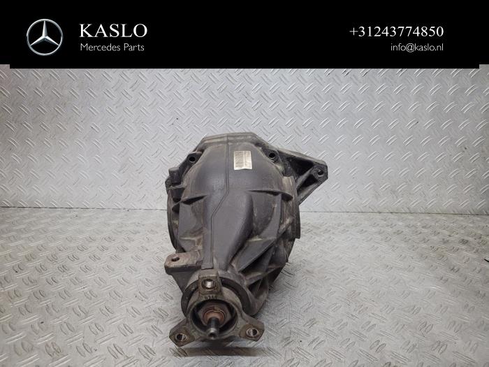 Bakre differential från en Mercedes-Benz E (W212) E-350 CGI V6 24V BlueEfficiency 2010