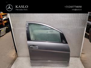 Begagnade Framdörr, 4-dörrars, höger Mercedes B (W245) 2.0 B-180 CDI 16V Pris € 100,00 Marginaltabell erbjuds av kaslo auto parts